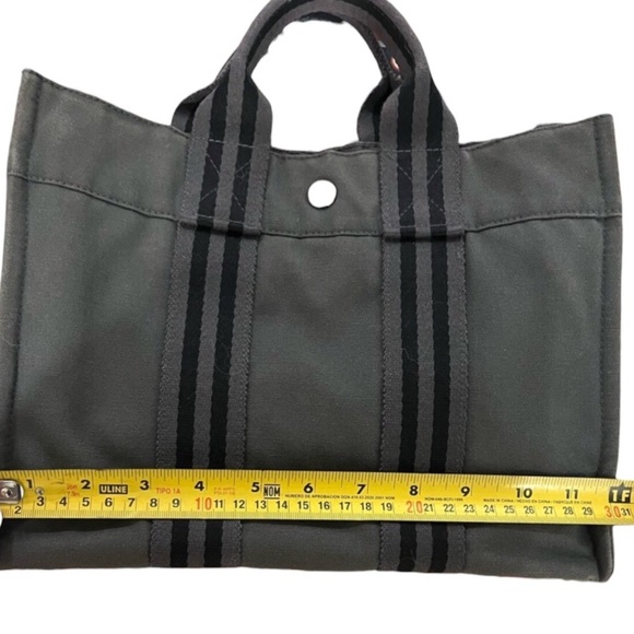 Hermès Grey & Black Toile Fourre Tout MM Canvas Tote Bag - Picture 11 of 11